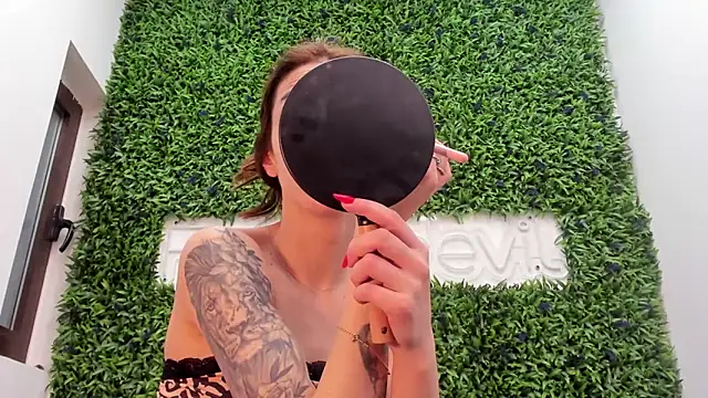 realhotfallingdevil online show from 7, 4, 2026