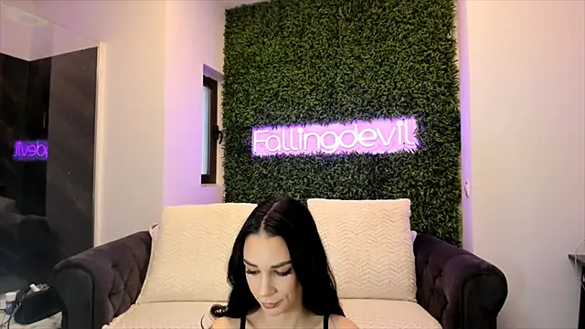 realhotfallingdevil online show from 10, 2, 2025
