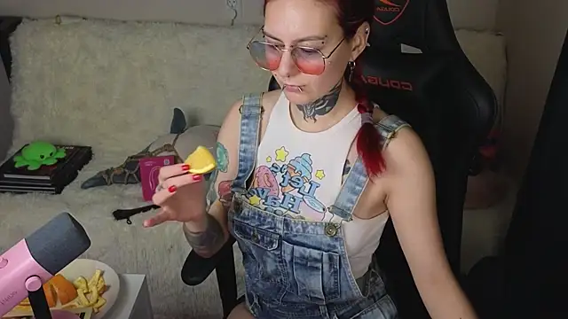 Ginger Stay online show from 13, 11, 2025