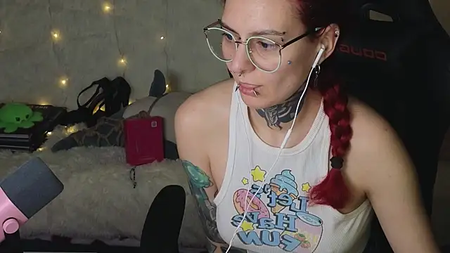 Ginger Stay online show from 5, 11, 2025