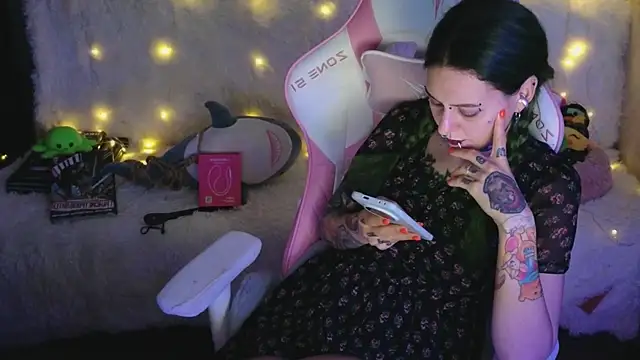 Ginger Stay online show from 9, 4, 2026