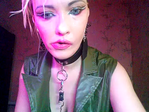 WildMissNiks online show from 13, 11, 2025