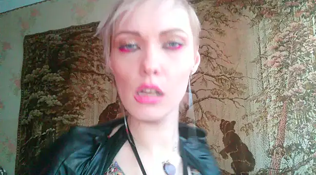 Snapshot of WildMissNiks chatting on 8, 2, 2025 WildMissNiks online show from 8, 2, 2025