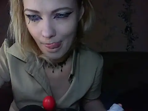 Snapshot of WildMissNiks chatting on 19, 6, 2026 WildMissNiks online show from 19, 6, 2026