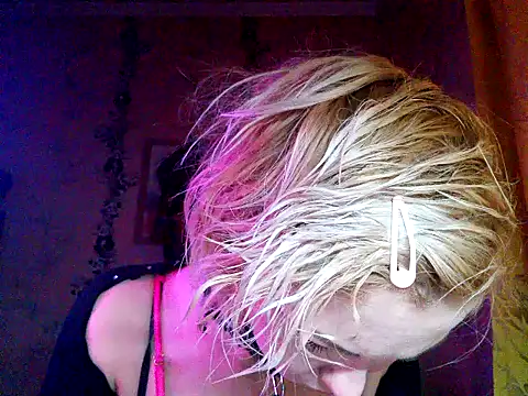 WildMissNiks online show from 16, 12, 2025