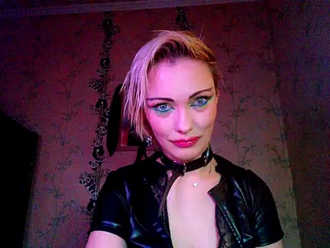 WildMissNiks online show from 11, 11, 2025