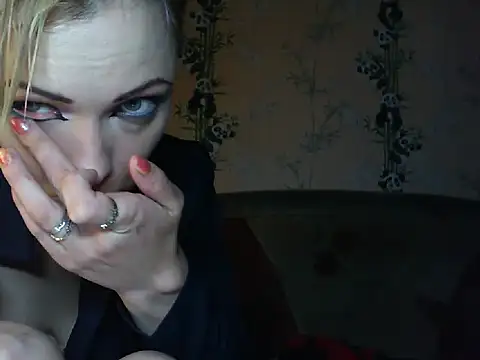WildMissNiks online show from 11, 6, 2026