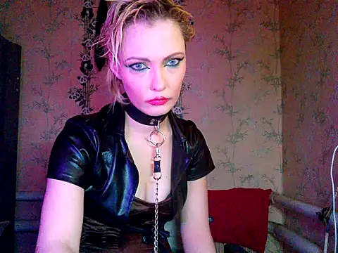 WildMissNiks online show from 7, 11, 2025