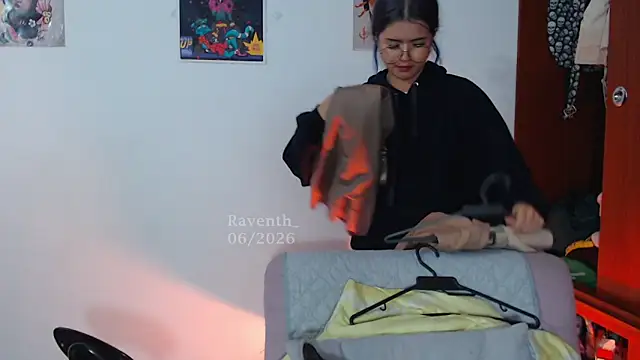Snapshot of Raventh_ chatting on 6, 6, 2026 Raventh online show from 6, 6, 2026