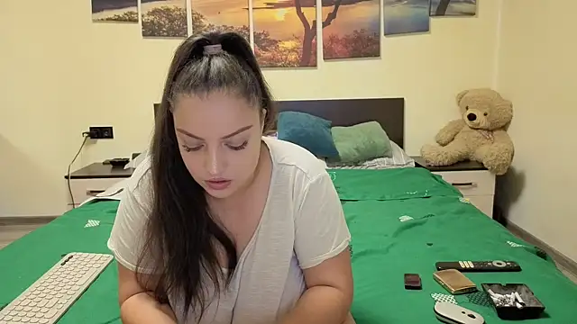 adelline online show from 21, 4, 2026