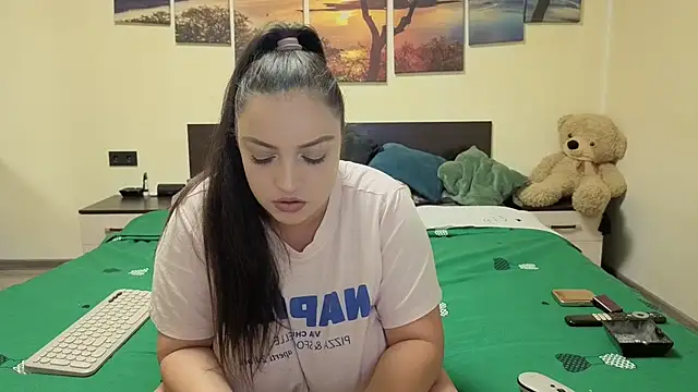 adelline online show from 31, 3, 2026