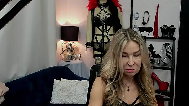 crystaLUX online show from 3, 2, 2025