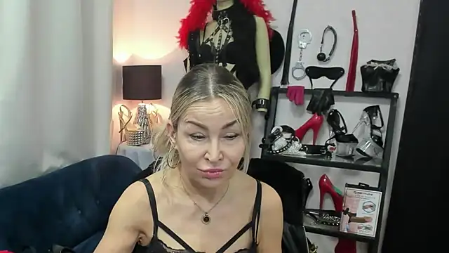 crystaLUX online show from 10, 4, 2026