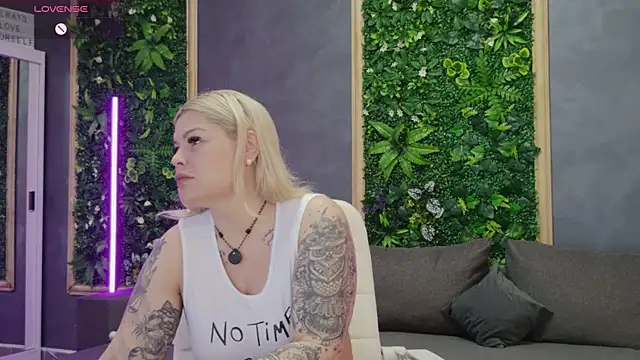 Raven Luna online show from 10, 6, 2026