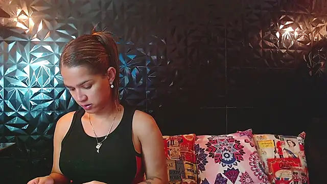 PINK  LOLA1 online show from 31, 3, 2026