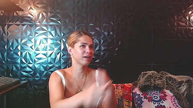 PINK  LOLA1 online show from 5, 6, 2026