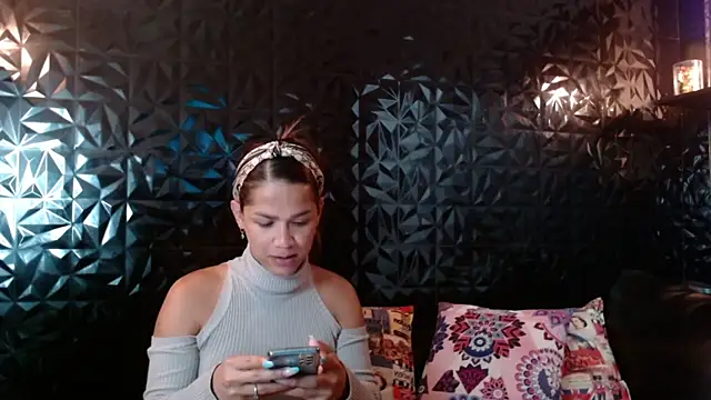 PINK  LOLA1 online show from 1, 5, 2026