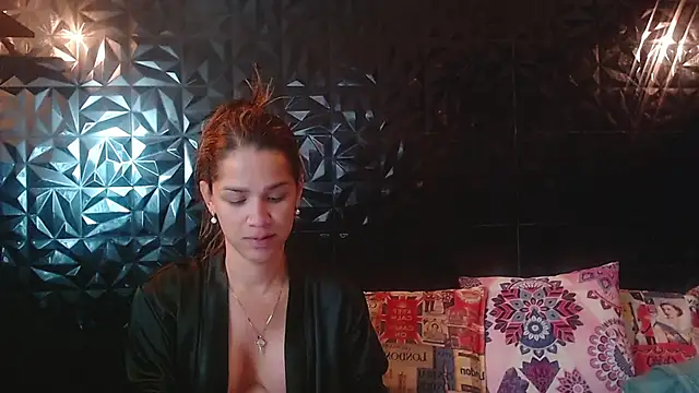 PINK  LOLA1 online show from 5, 4, 2026