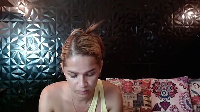 PINK  LOLA1 online show from 29, 5, 2026