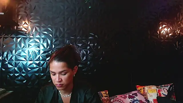 PINK  LOLA1 online show from 2, 11, 2025