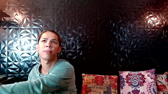 PINK  LOLA1 online show from 23, 3, 2026