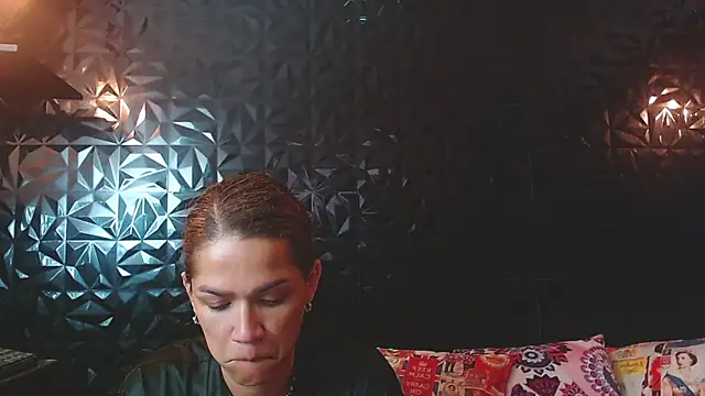 PINK  LOLA1 online show from 22, 11, 2025