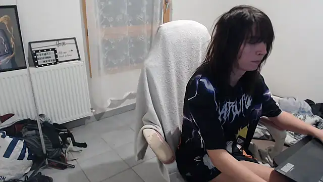 Snapshot of missthon0 chatting on 28, 9, 2025 missthon0 online show from 28, 9, 2025