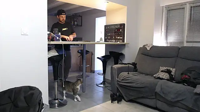 Snapshot of missthon0 chatting on 18, 10, 2025 missthon0 online show from 18, 10, 2025