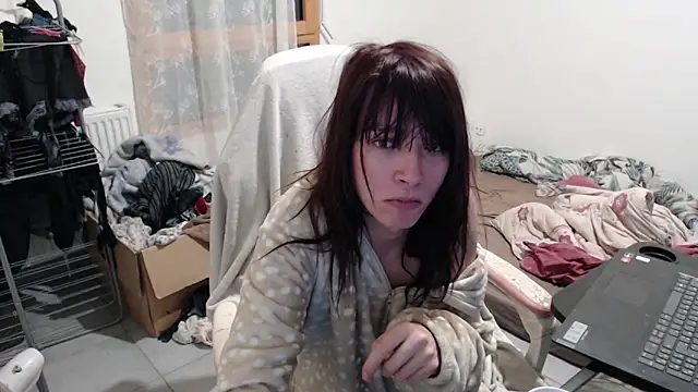 Snapshot of missthon0 chatting on 13, 11, 2025 missthon0 online show from 13, 11, 2025