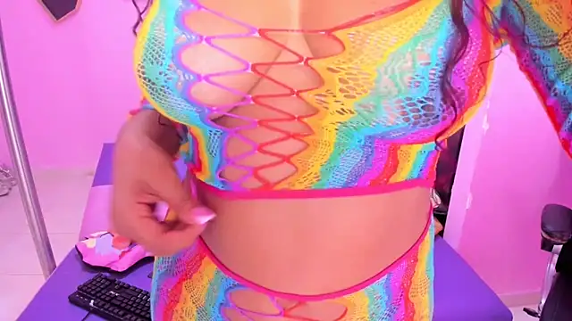 MATURE WHOR33 online show from 4, 2, 2026