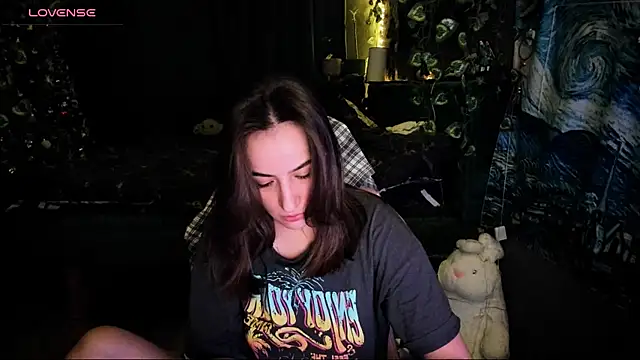 Selbi Paine online show from 12, 12, 2024