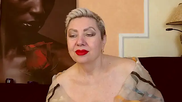 Snapshot of LadyPosh chatting on 7, 11, 2025 LadyPosh online show from 7, 11, 2025