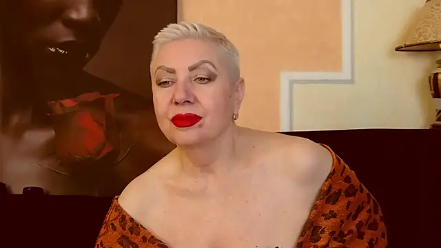 Snapshot of LadyPosh chatting on 8, 10, 2025 LadyPosh online show from 8, 10, 2025