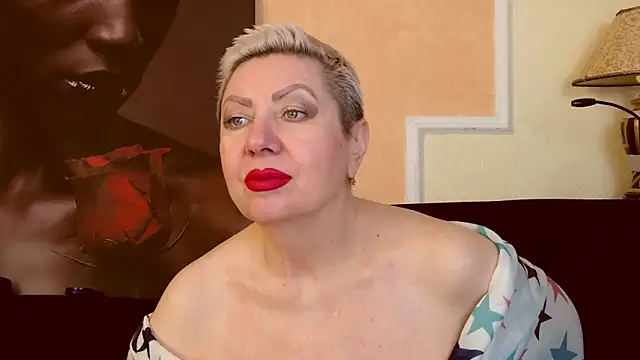 Snapshot of LadyPosh chatting on 5, 11, 2025 LadyPosh online show from 5, 11, 2025