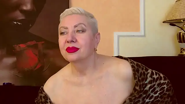 LadyPosh online show from 3, 12, 2025