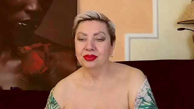 Snapshot of LadyPosh chatting on 26, 11, 2025 LadyPosh online show from 26, 11, 2025