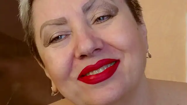 Snapshot of LadyPosh chatting on 18, 11, 2025 LadyPosh online show from 18, 11, 2025