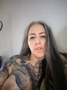 Snapshot of vamporasuccubus19777 chatting on 2, 2, 2025 vamporasuccubus19777 online show from 2, 2, 2025
