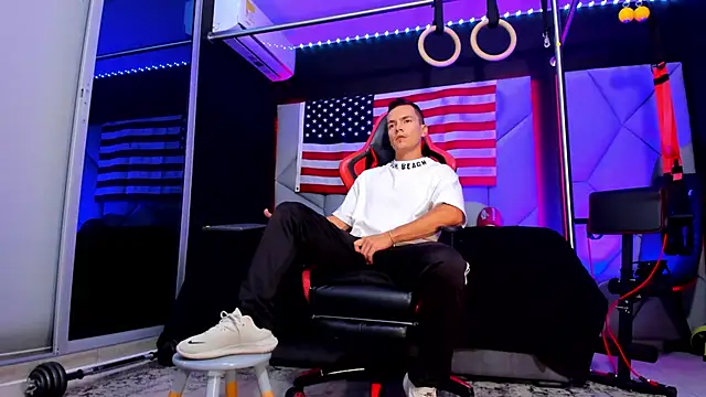 Snapshot of Aydenmiller96 chatting on 8, 10, 2025 Aydenmiller96 online show from 8, 10, 2025