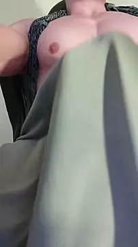 sexy fit guy on cam online show from 4, 2, 2026