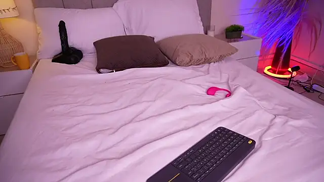 curvyliciousss online show from 21, 2, 2025