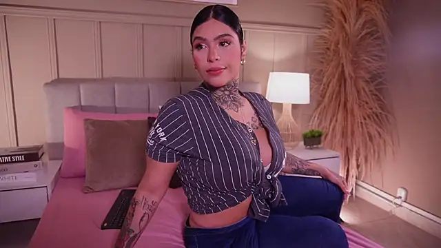 curvyliciousss online show from 1, 3, 2026