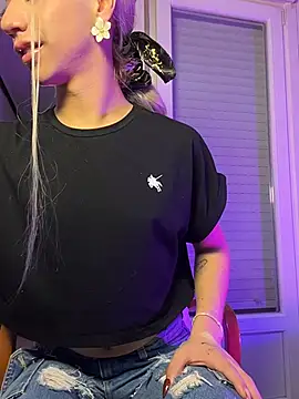 Littlebunny21 online show from 24, 10, 2025