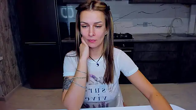 AlexiaDarren online show from 4, 2, 2025