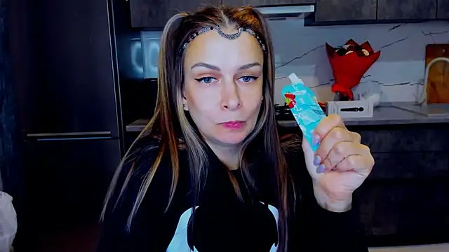 AlexiaDarren online show from 14, 2, 2025