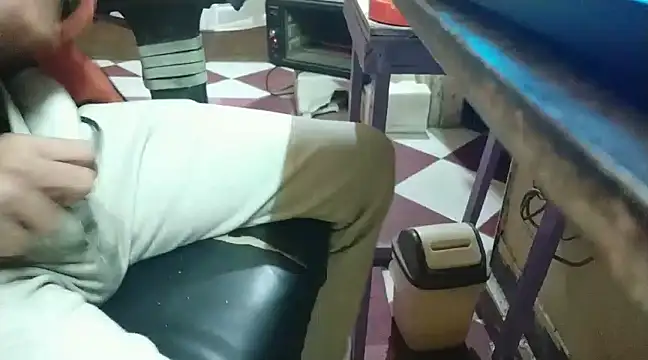 growing20yo online show from 6, 1, 2025