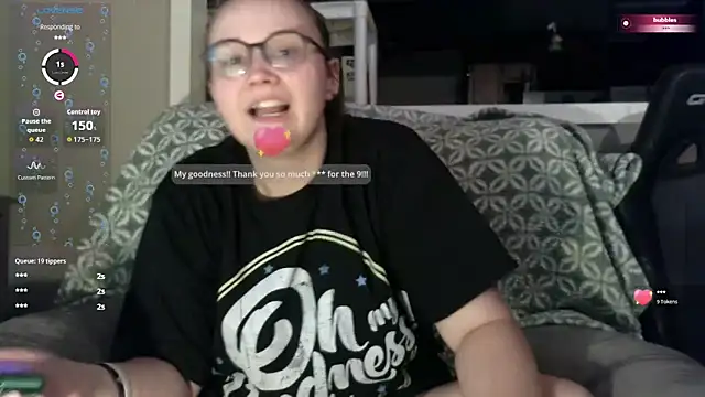 Snapshot of ZeTurtleMaster chatting on 28, 10, 2025 ZeTurtleMaster online show from 28, 10, 2025