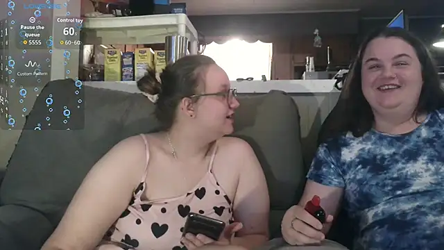 Snapshot of ZeTurtleMaster chatting on 30, 10, 2025 ZeTurtleMaster online show from 30, 10, 2025