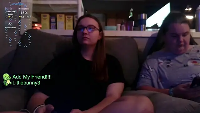 Snapshot of ZeTurtleMaster chatting on 22, 10, 2025 ZeTurtleMaster online show from 22, 10, 2025