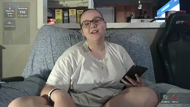 Snapshot of ZeTurtleMaster chatting on 17, 10, 2025 ZeTurtleMaster online show from 17, 10, 2025